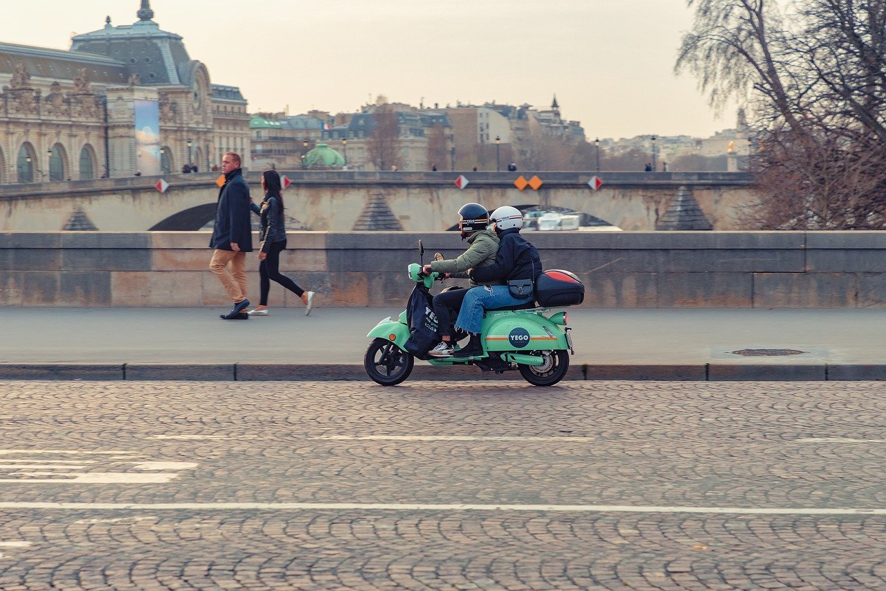 Les droits des réfugiés et interdiction de retour sur le territoire
