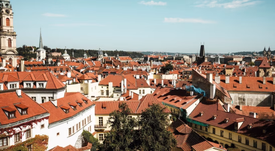 Visiter Prague avec un guide francophone : les incontournables à découvrir